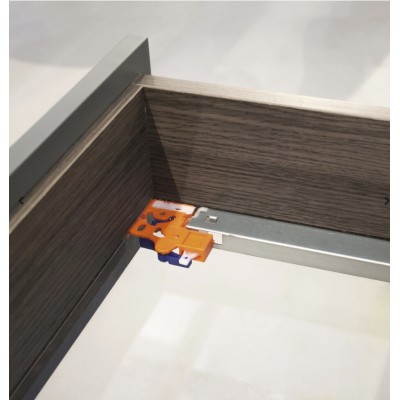 Guide a scomparsa Slippe per cassetti ad estrazione totale con chiusura soft e aggancio, 590 Zincato bianco